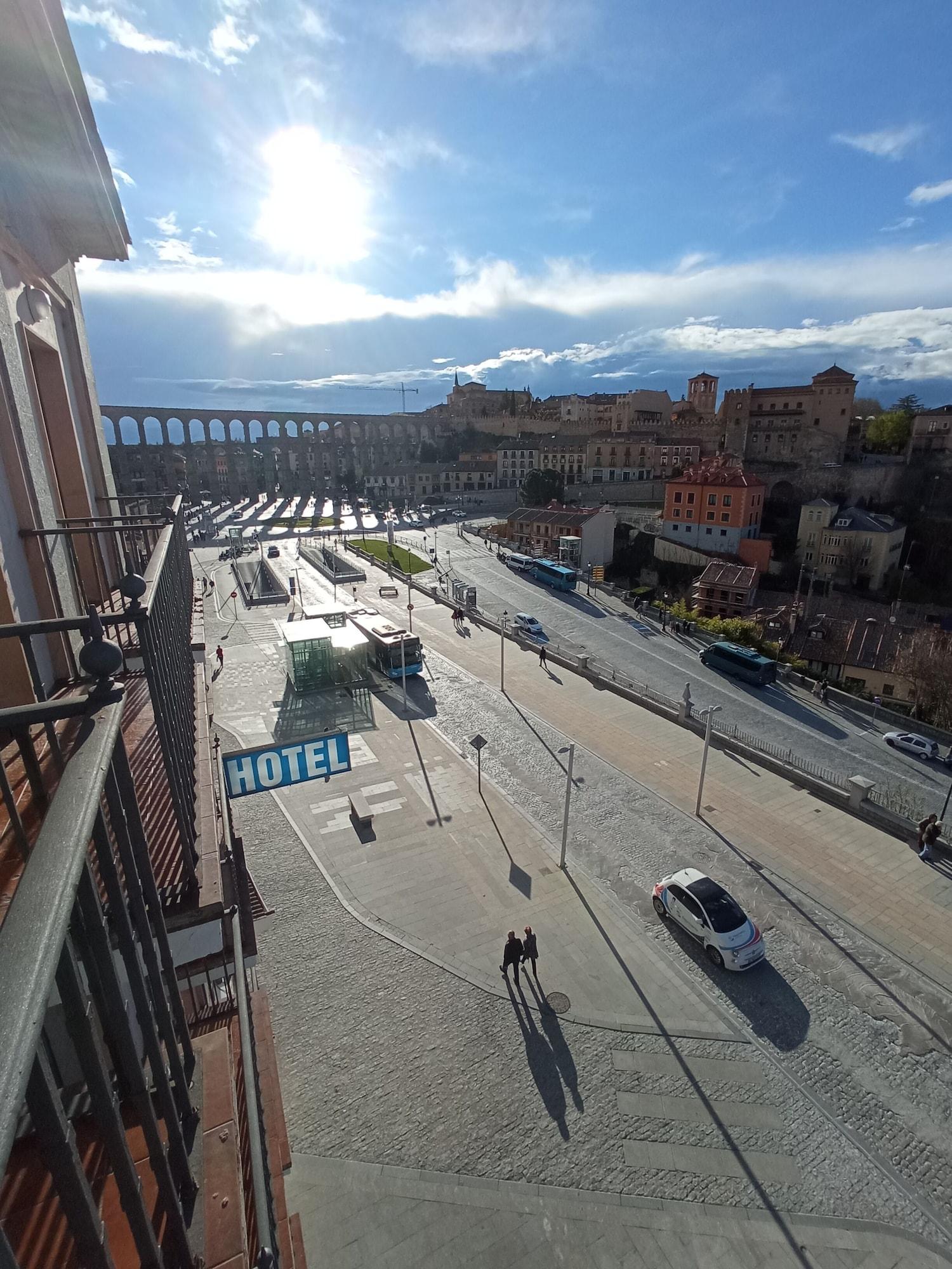 Hotel Ele Acueducto Сеговия Экстерьер фото