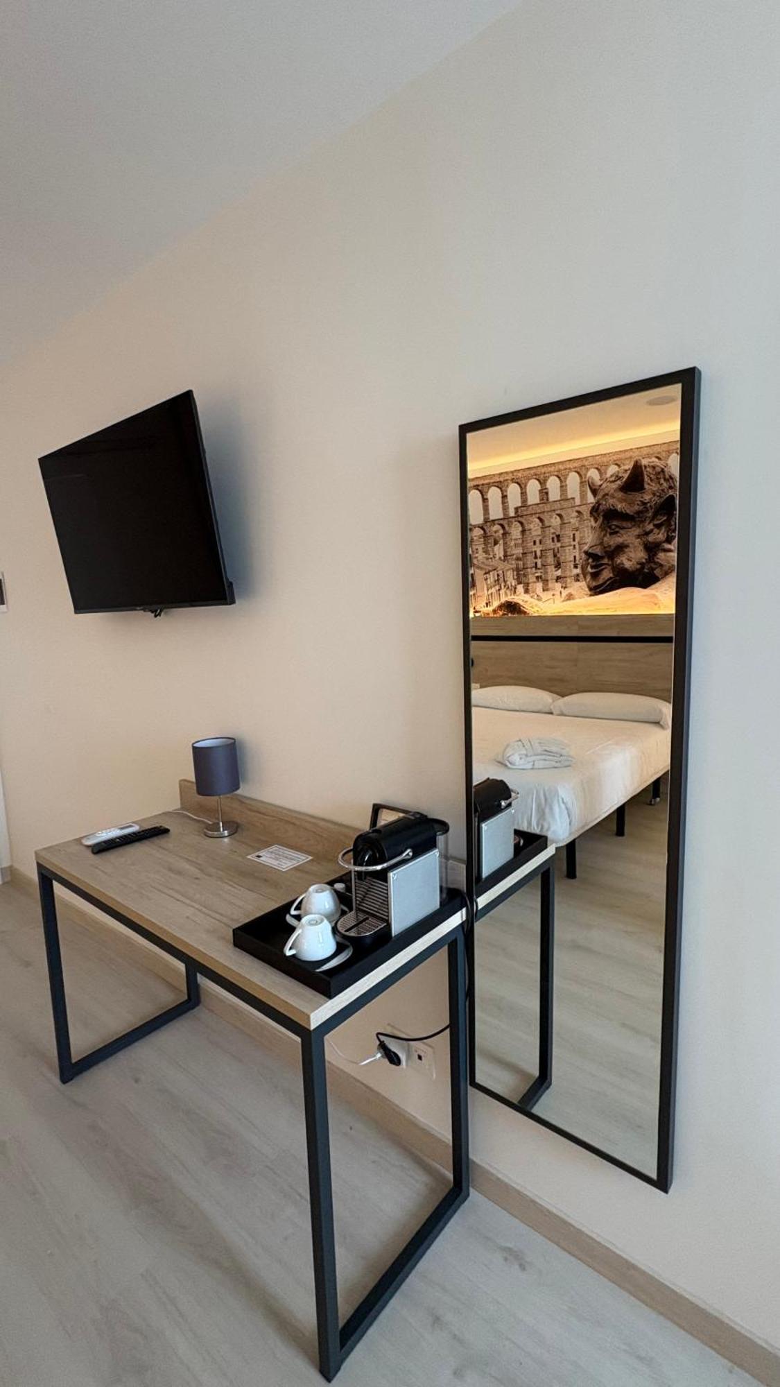 Hotel Ele Acueducto Сеговия Экстерьер фото