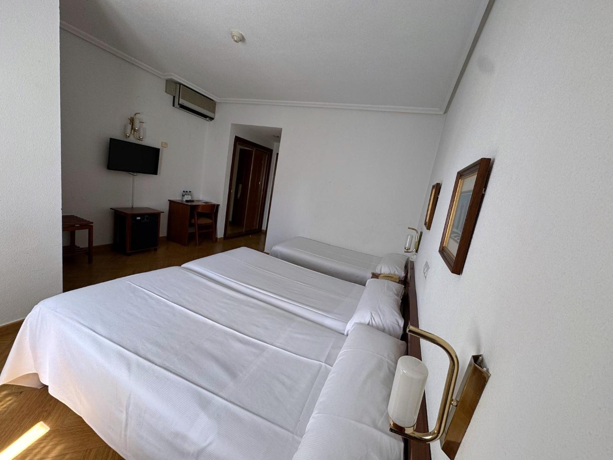 Hotel Ele Acueducto Сеговия Экстерьер фото